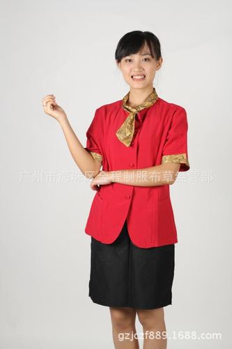 那一抹热烈与体贴 大红中餐服务员短袖制服背后的匠心与温情